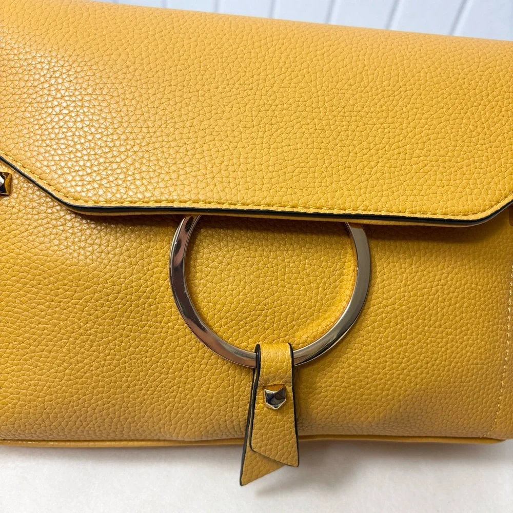 Mellow World‎ Vegan leather Elegant Yellow/ Mustard Crossbody Bag NEW